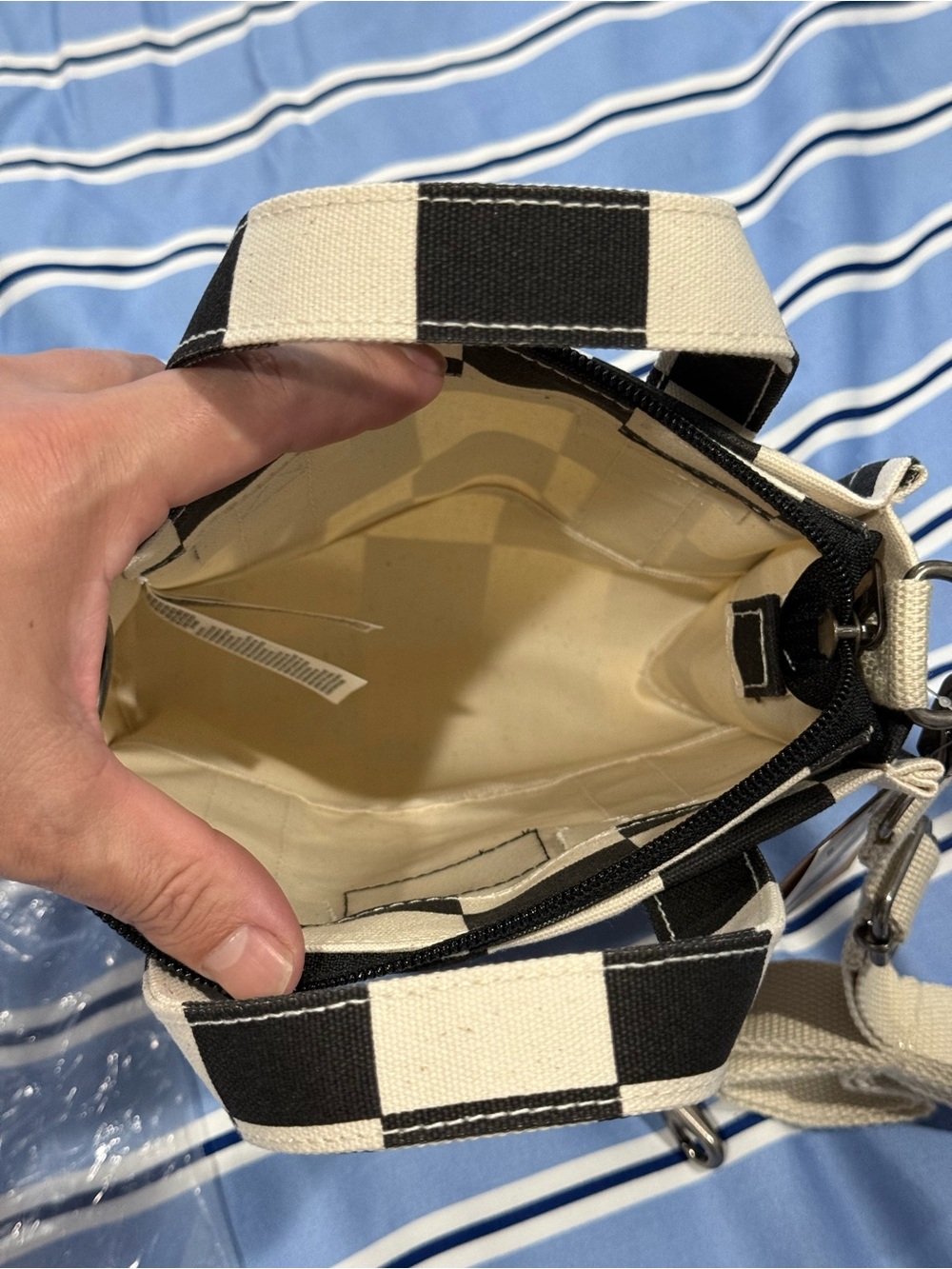 Vans Checkerboard Crossbody Tote - Black & Cream - Picture 4 of 6